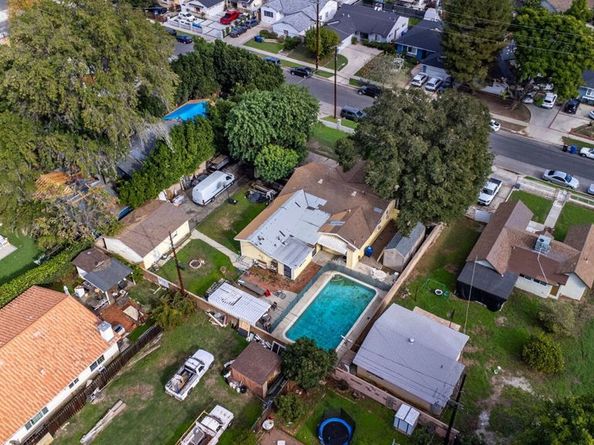 7231 Vanalden Avenue, Reseda CA 91335