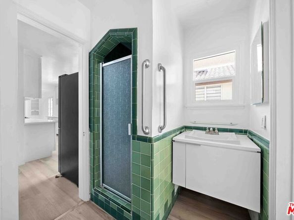 865 S Lucerne Boulevard, Los Angeles CA 90005