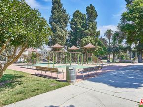 865 S Lucerne Boulevard, Los Angeles CA 90005