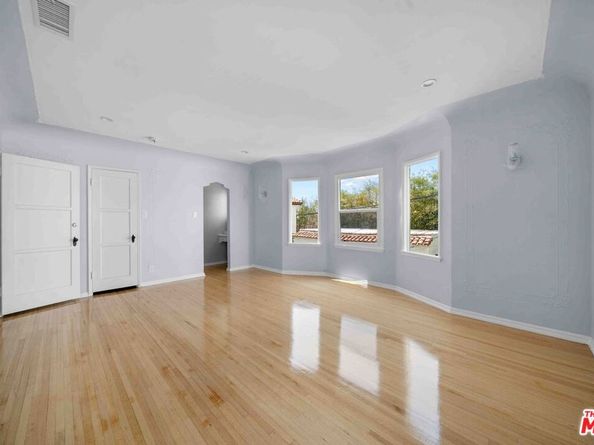 865 S Lucerne Boulevard, Los Angeles CA 90005