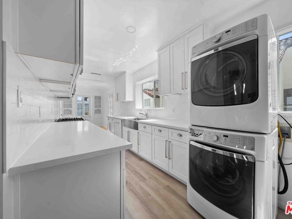 865 S Lucerne Boulevard, Los Angeles CA 90005