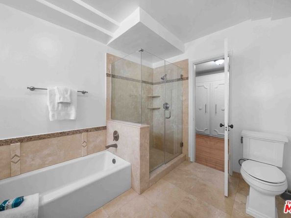 865 S Lucerne Boulevard, Los Angeles CA 90005