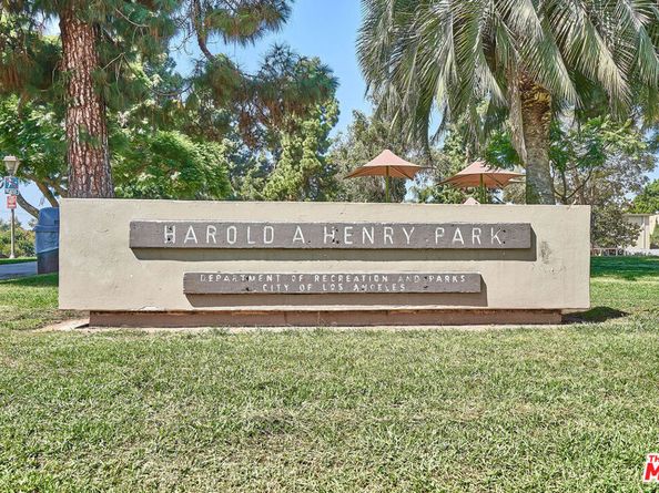 865 S Lucerne Boulevard, Los Angeles CA 90005