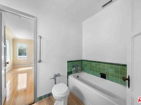 865 S Lucerne Boulevard, Los Angeles CA 90005