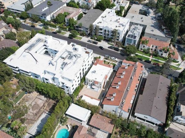 865 S Lucerne Boulevard, Los Angeles CA 90005