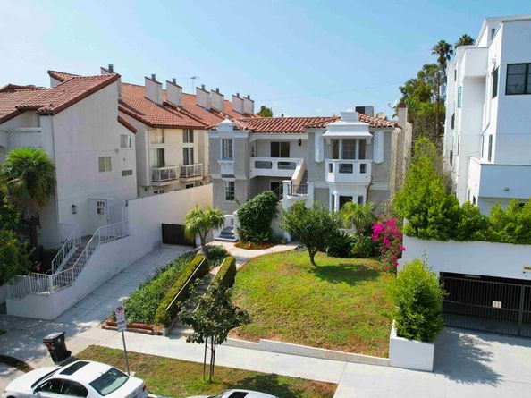 865 S Lucerne Boulevard, Los Angeles CA 90005