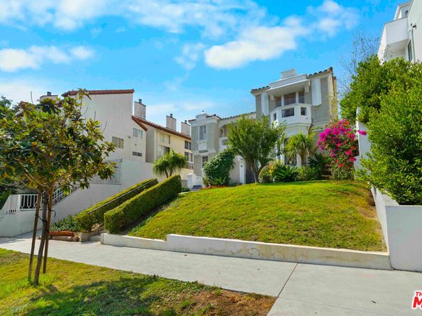 865 S Lucerne Boulevard, Los Angeles CA 90005