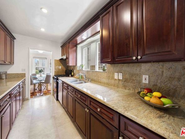 865 S Lucerne Boulevard, Los Angeles CA 90005