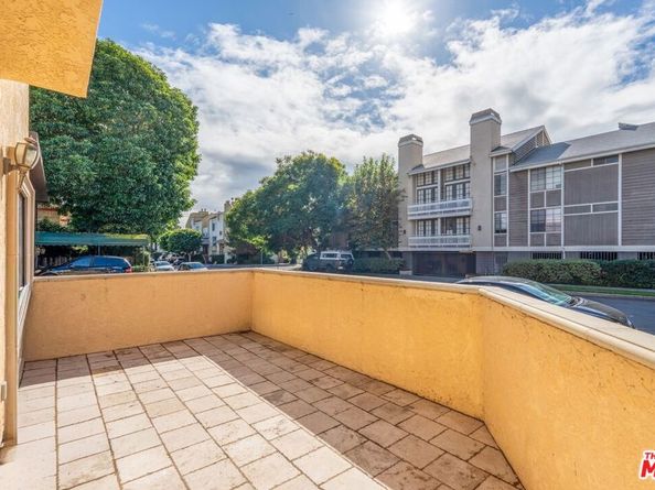 1716 Brockton Avenue 101, Los Angeles CA 90025