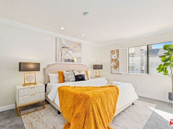 1716 Brockton Avenue 101, Los Angeles CA 90025