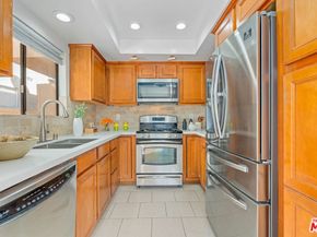 1716 Brockton Avenue 101, Los Angeles CA 90025