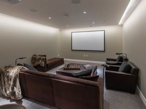 9040 Sunset Boulevard 1101, West Hollywood CA 90069