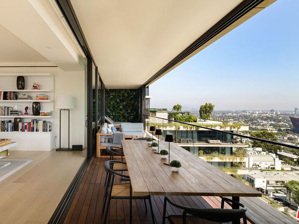 9040 Sunset Boulevard 1101, West Hollywood CA 90069