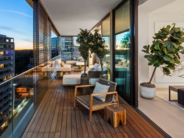 9040 Sunset Boulevard 1101, West Hollywood CA 90069