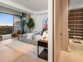 9040 Sunset Boulevard 1101, West Hollywood CA 90069