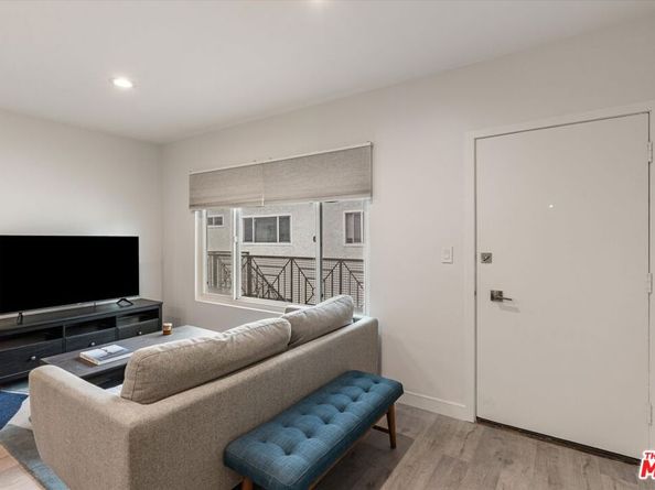 2721 2nd Street 211, Santa Monica CA 90405