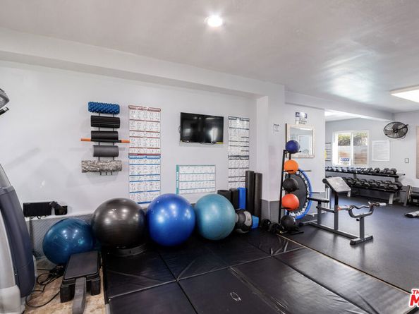 2721 2nd Street 211, Santa Monica CA 90405