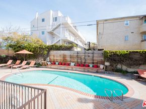 2721 2nd Street 211, Santa Monica CA 90405