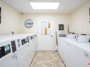 2721 2nd Street 211, Santa Monica CA 90405