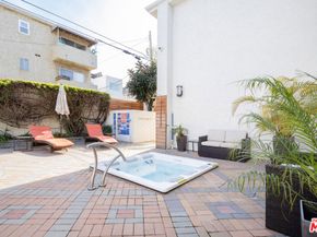 2721 2nd Street 211, Santa Monica CA 90405