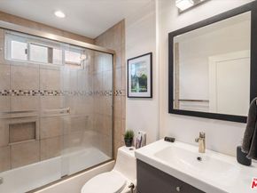 2721 2nd Street 211, Santa Monica CA 90405