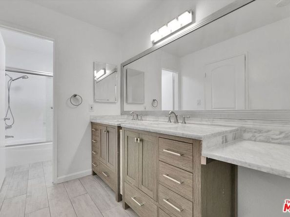 8535 W West Knoll Drive 111, West Hollywood CA 90069