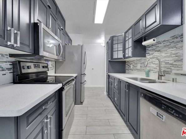 8535 W West Knoll Drive 111, West Hollywood CA 90069