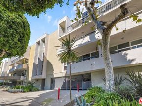 8535 W West Knoll Drive 111, West Hollywood CA 90069