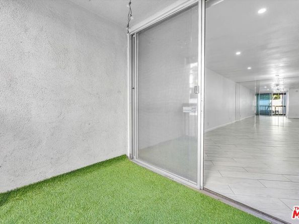 8535 W West Knoll Drive 111, West Hollywood CA 90069