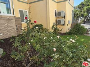 1268 Queen Anne Place, Los Angeles CA 90019