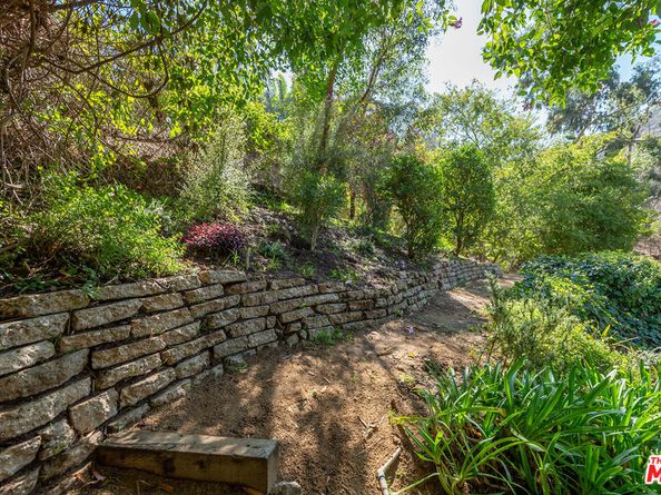 2206 Outpost Drive, Los Angeles CA 90068