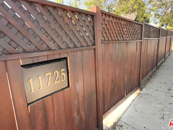 11725 Balboa Boulevard, Granada Hills CA 91344