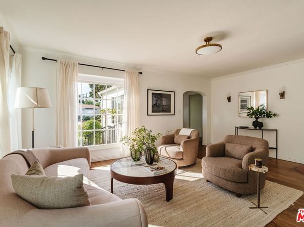 3860 Hepburn Avenue, Los Angeles CA 90008