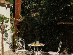 3860 Hepburn Avenue, Los Angeles CA 90008