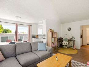 964 Larrabee Street 202, West Hollywood CA 90069