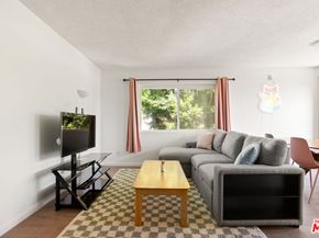 964 Larrabee Street 202, West Hollywood CA 90069