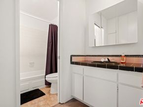 964 Larrabee Street 202, West Hollywood CA 90069