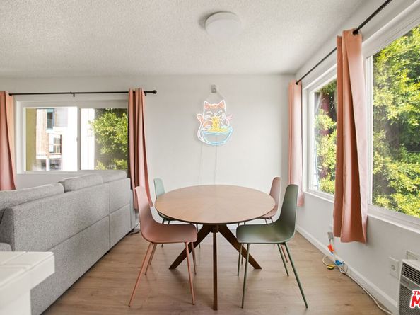 964 Larrabee Street 202, West Hollywood CA 90069