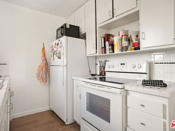 964 Larrabee Street 202, West Hollywood CA 90069