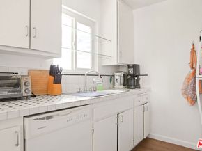 964 Larrabee Street 202, West Hollywood CA 90069