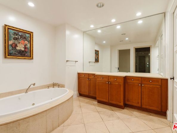 1835 Pandora Avenue 302, Los Angeles CA 90025