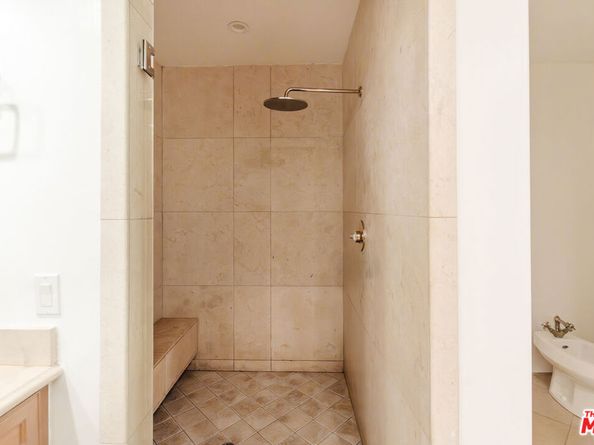 1835 Pandora Avenue 302, Los Angeles CA 90025