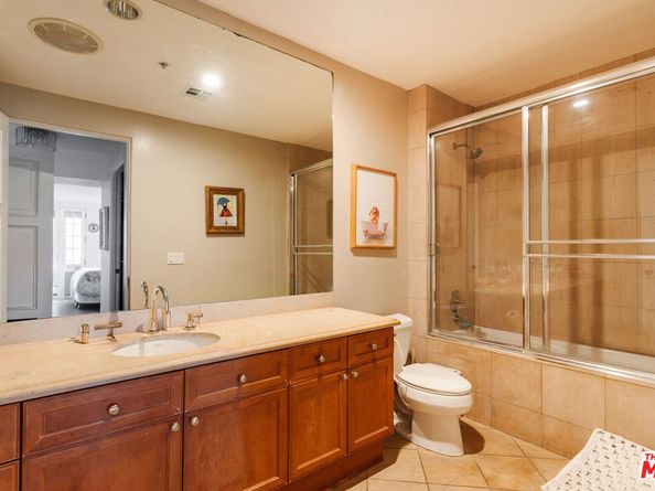 1835 Pandora Avenue 302, Los Angeles CA 90025