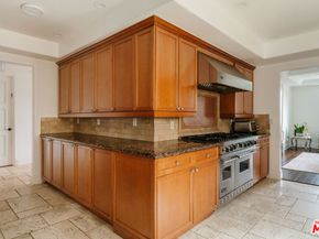 1835 Pandora Avenue 302, Los Angeles CA 90025