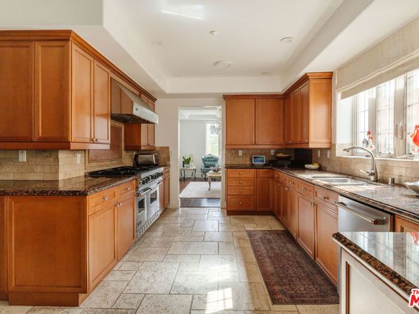 1835 Pandora Avenue 302, Los Angeles CA 90025