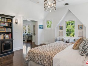 233 S Saltair Avenue, Los Angeles CA 90049