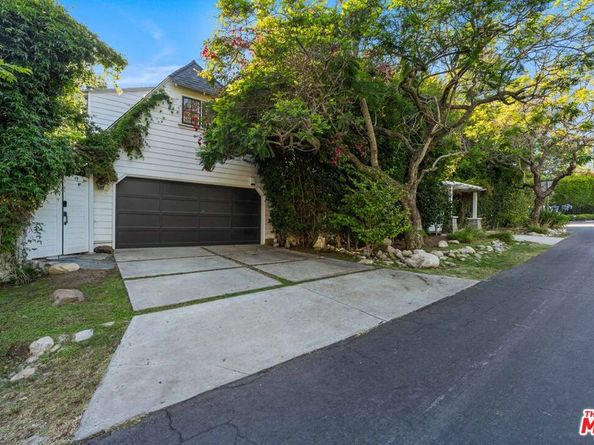 233 S Saltair Avenue, Los Angeles CA 90049