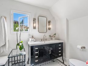 233 S Saltair Avenue, Los Angeles CA 90049