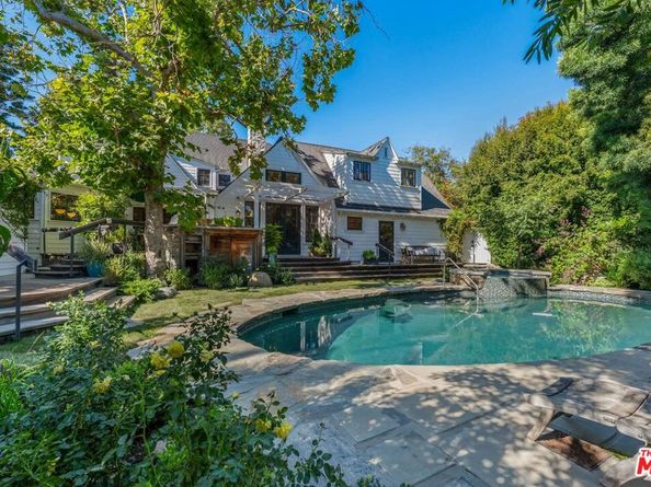 233 S Saltair Avenue, Los Angeles CA 90049