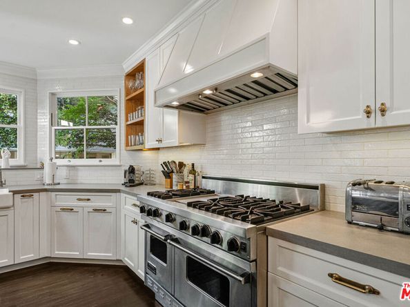 233 S Saltair Avenue, Los Angeles CA 90049